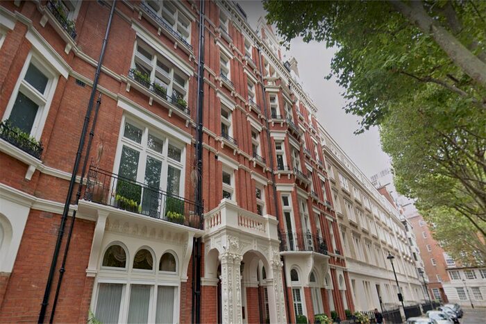 3 Bedroom Flat To Rent In Carlisle Place, London, SW1P