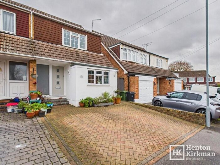 3 Bedroom Semi Detached House For Sale In Outwood Farm Close, Billericay, Essex, CM11