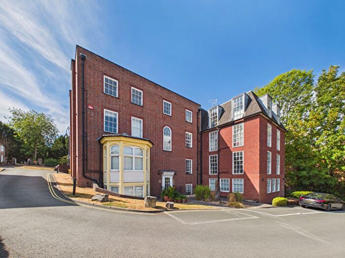 1 Bedroom Flat To Rent In High Street, PO16