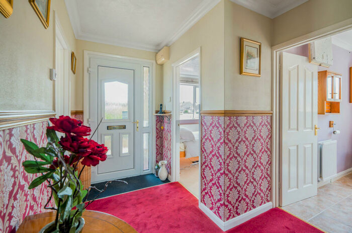 2 Bedroom Bungalow For Sale In Damson Trees, Shrivenham, Swindon, SN6