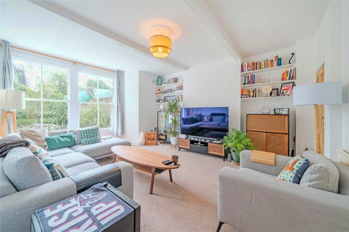 2 Bedroom Flat To Rent In Brondesbury Villas, NW6