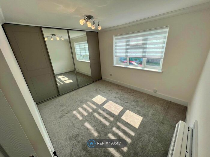 2 Bedroom Flat To Rent In Wintringham Road, St. Neots, PE19