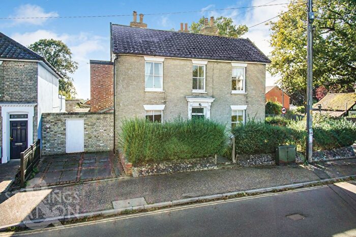 3 Bedroom Semi-detached House For Sale In Roydon Road, Diss, IP22