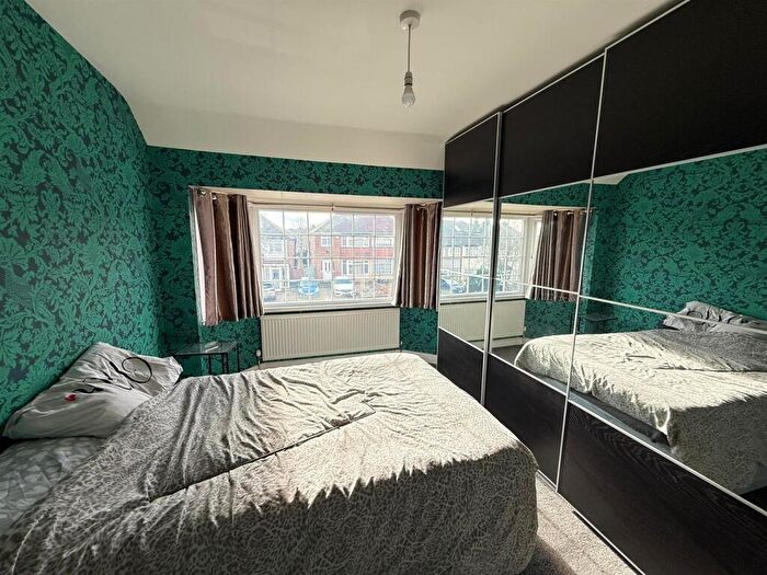 3 Bedroom Semi-Detached House To Rent In Mildenhall Road, Birmingham, B42