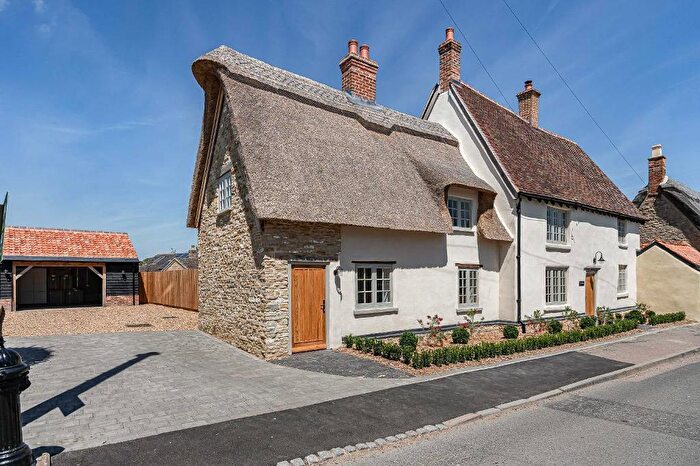 4 Bedroom Cottage For Sale In Silver Street, Stevington, Bedfordshire, MK43