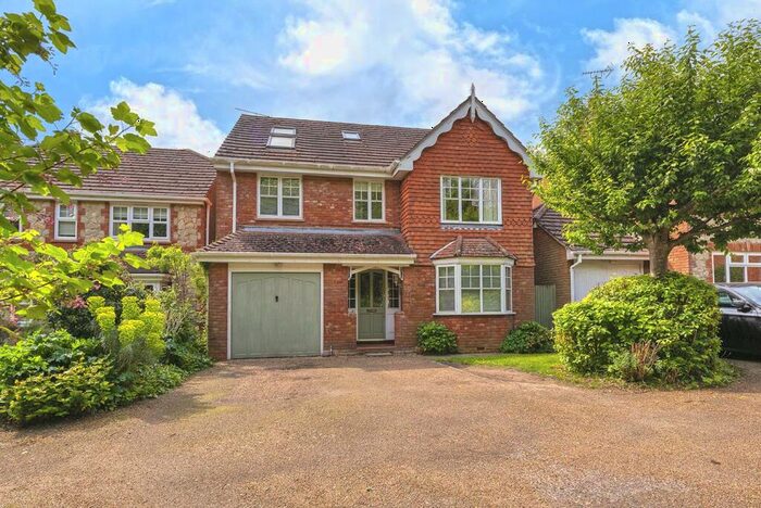 6 Bedroom Detached House For Sale In Phoenix Drive, Wateringbury, ME18