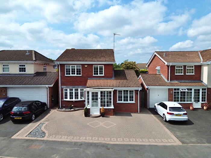 4 Bedroom Detached House For Sale In Stanbrook Road, Monkspath, B90