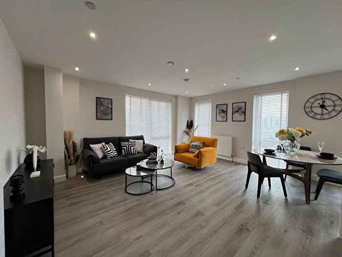 5 Bedroom Town House To Rent In Virkwood Mews, Rainham, RM13