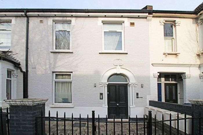 1 Bedroom Flat To Rent In Bollo Bridge Road, London, W3