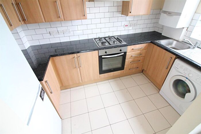 1 Bedroom Flat To Rent In Hatton Road, Feltham, TW14