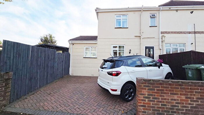 2 Bedroom Semi Detached House For Sale In Grasmere Road, Bexleyheath, DA7