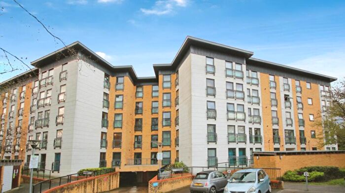 2 Bedroom Flat To Rent In Canterville Place, Bracknell, RG12