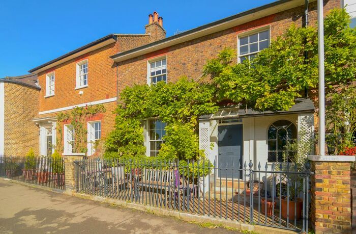 3 Bedroom Detached House To Rent In Strand On The Green, London, W4