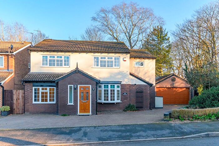 6 Bedroom Detached House For Sale In Dodd Avenue, Warwick, CV34