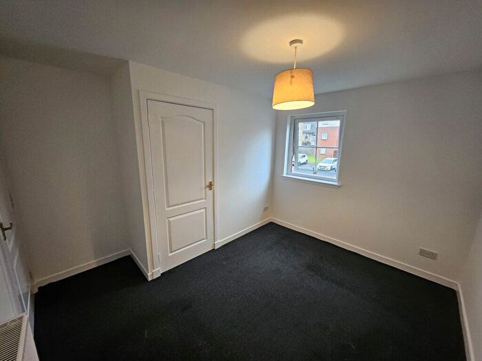 2 Bedroom Flat To Rent In Anwoth Street, Tollcross, G32