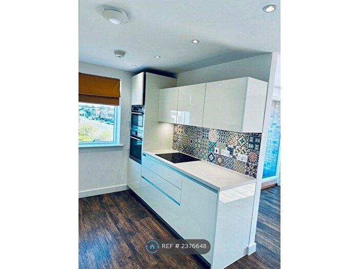 2 Bedroom Flat To Rent In Trumpington, Cambridge, CB2