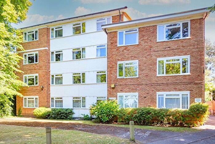 2 Bedroom Flat To Rent In West Hill, London, SW15