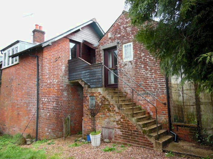 2 Bedroom Flat To Rent In Southampton Road, Fordingbridge, SP6