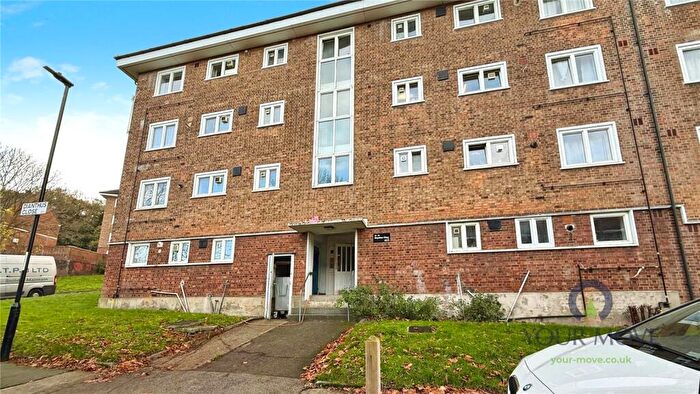 2 Bedroom Flat To Rent In Dianthus Close, London, SE2