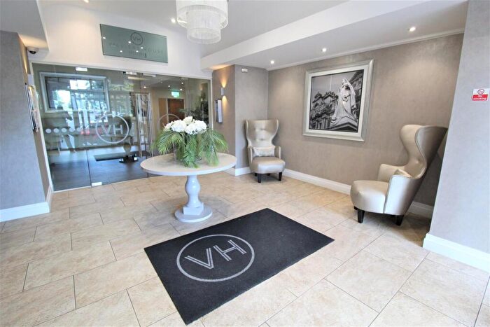 2 Bedroom Apartment To Rent In Clarendon Avenue, Leamington Spa, CV32