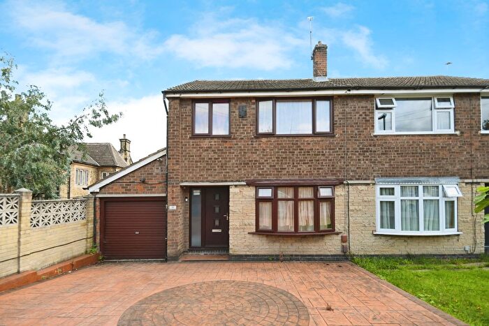 3 Bedroom Semi-Detached House For Sale In Crabtree Drive, Sheffield, South Yorkshire, S5