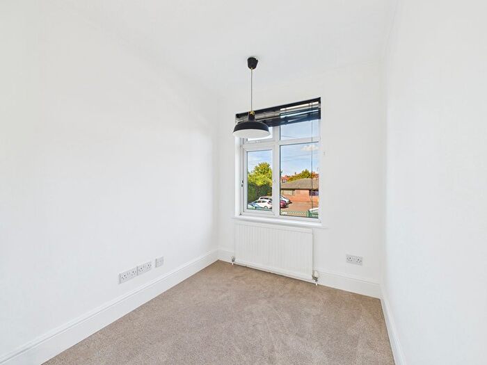 3 Bedroom Terraced House For Sale In Cedar Road East, Abington, NN3