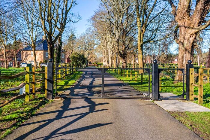 2 Bedroom Apartment To Rent In Parklands, Besselsleigh, Abingdon, Oxfordshire, OX13