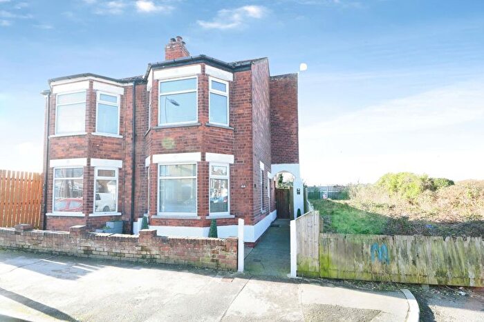 2 Bedroom Semi Detached House For Sale In Aberdeen Street, Hull, HU9