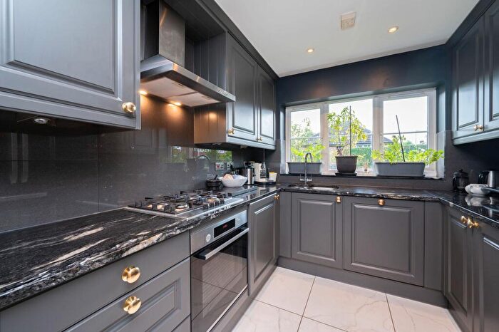 3 Bedroom Terraced House For Sale In Gordon Road, Haywards Heath, RH16