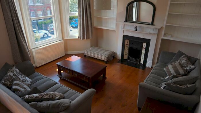1 Bedroom Flat To Rent In Castle Road, London, N12