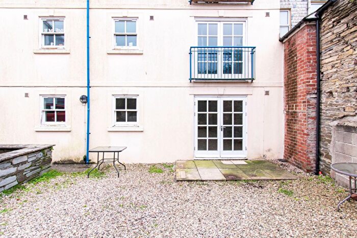 2 Bedroom Flat To Rent In Lower Lux Street, Wedgwood Court Lower Lux Street, PL14