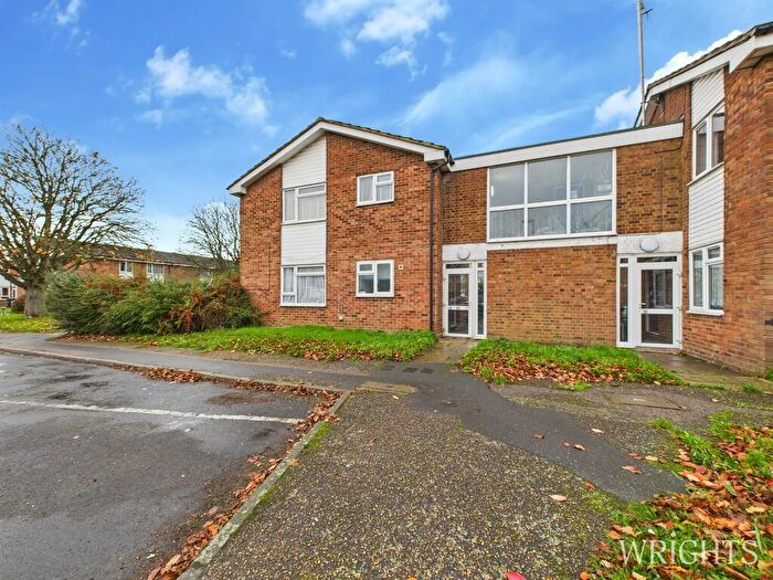 2 Bedroom Flat To Rent In Dehavilland Close, Hatfield, AL10