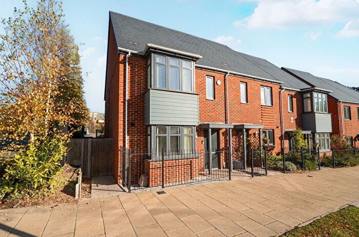 3 Bedroom Terraced House For Sale In Castle Hill Drive, Ebbsfleet Valley, Swanscombe, DA10