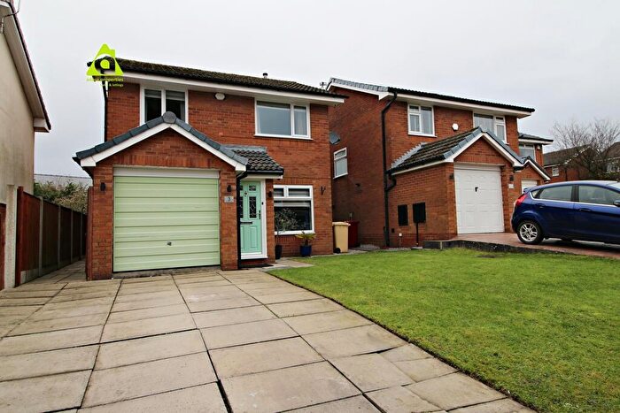 3 Bedroom Detached House For Sale In Broadheath Close, Westhoughton, BL5