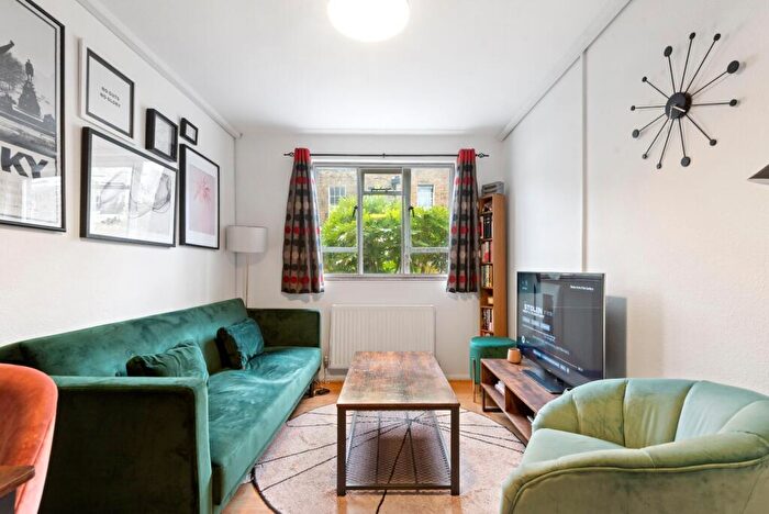 1 Bedroom Flat To Rent In Dovey Lodge, Bewdley Street, N1