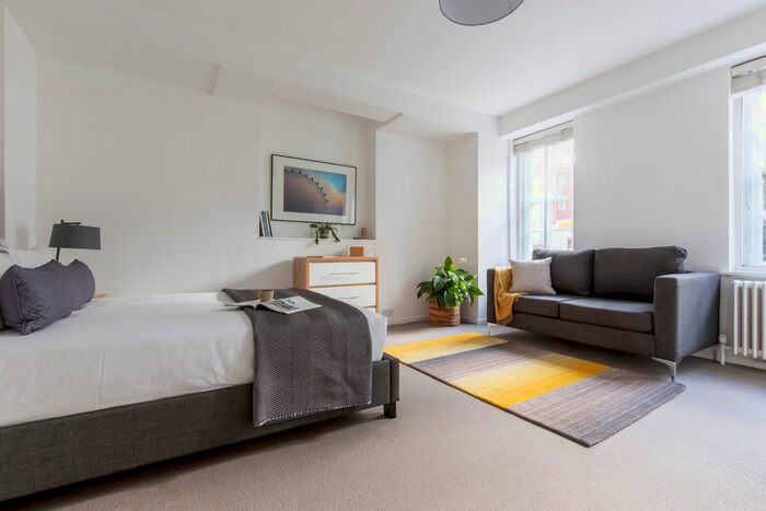 Studio To Rent In Dolphin Square, London SW1V