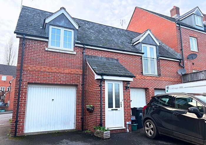 2 Bedroom Flat To Rent In Knights Maltings, Frome, BA11