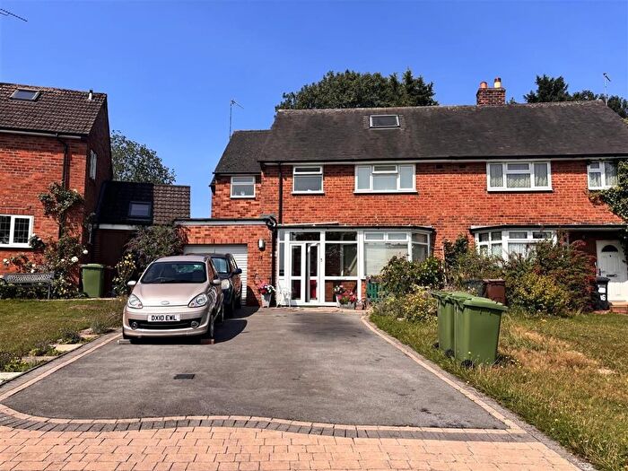 4 Bedroom Semi-detached House For Sale In Peel Close, Hampton-In-Arden, Solihull, B92