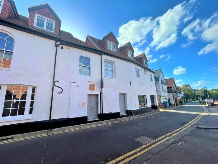 2 Bedroom Flat To Rent In Great George Street, Godalming, GU7