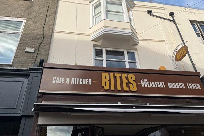 1 Bedroom Apartment To Rent In Flat, Warwick Street, Worthing, West Sussex, BN11