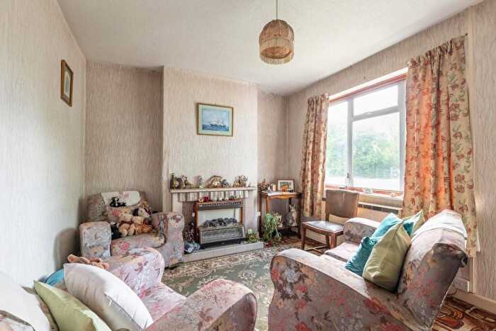 2 Bedroom Semi-Detached House For Sale In Willow Grove, Long Itchington, Southam, CV47