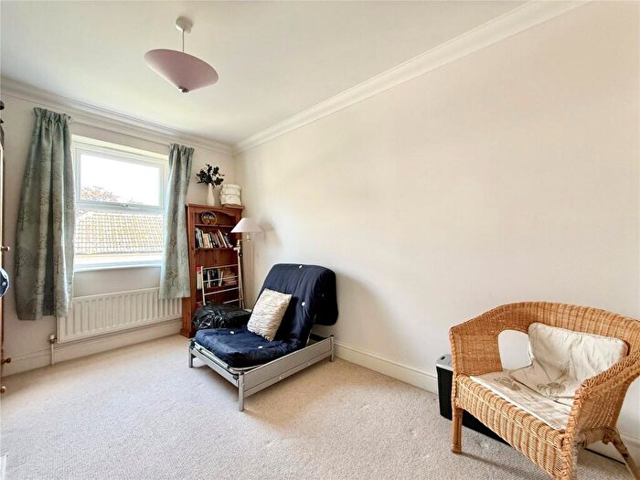 2 Bedroom Apartment For Sale In Upperton Road, Eastbourne, East Sussex, BN21
