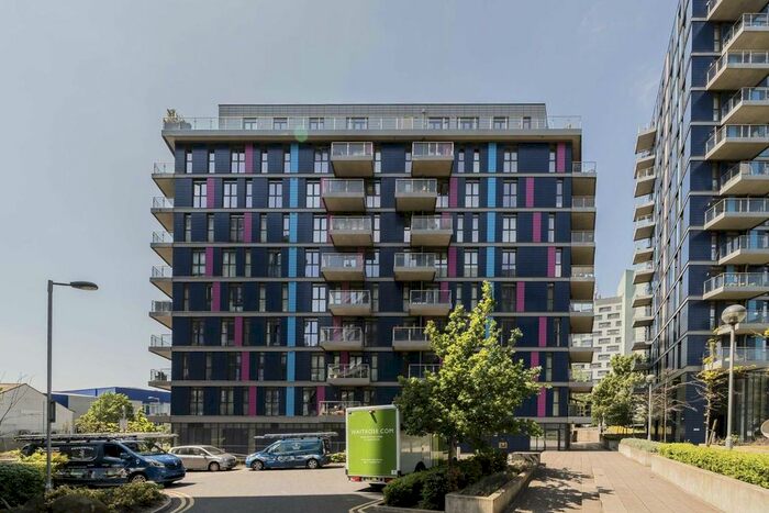 3 Bedroom Flat To Rent In Hatton Road, Wembley, HA0