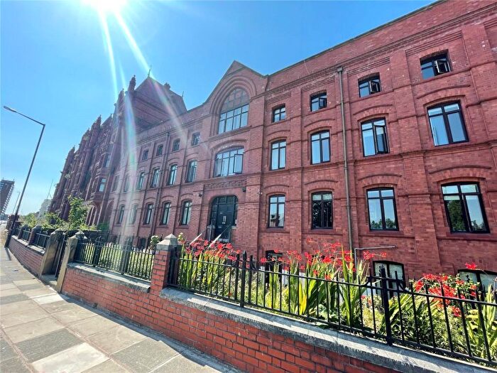 2 Bedroom Apartment For Sale In Chester Road, Manchester, M16