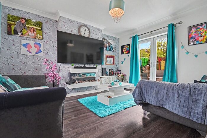 3 Bedroom Semi-Detached House For Sale In Castlehill Avenue, Inverclyde, Port Glasgow, PA14