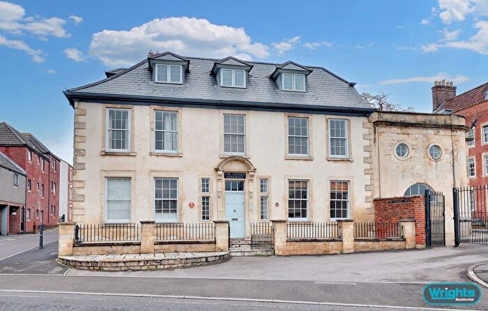 1 Bedroom Flat For Sale In Conigre, Trowbridge, BA14