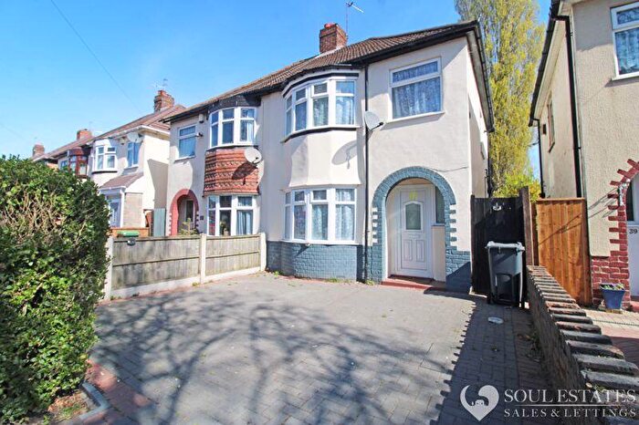 3 Bedroom Semi-Detached House To Rent In Davis Avenue, Tipton, DY4