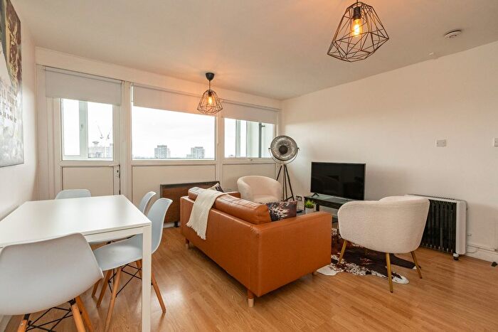 2 Bedroom Flat To Rent In Grafton House, Wellington Way, London, E3