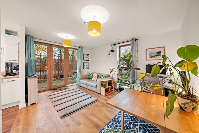 1 Bedroom Flat For Sale In Gibson Point, Salisbury Road, Southall, UB2