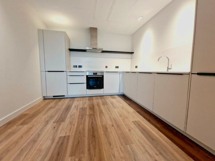 2 Bedroom Flat To Rent In Merrion Avenue, HA7